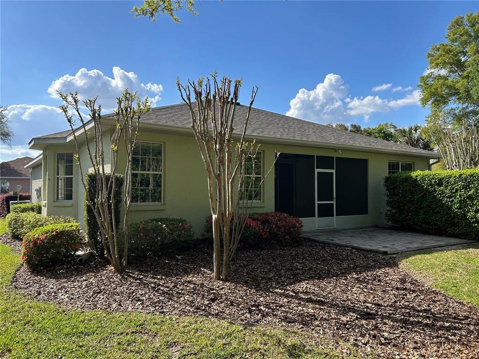 For Sale: $299,000 (3 beds, 2 baths, 2024 Square Feet)