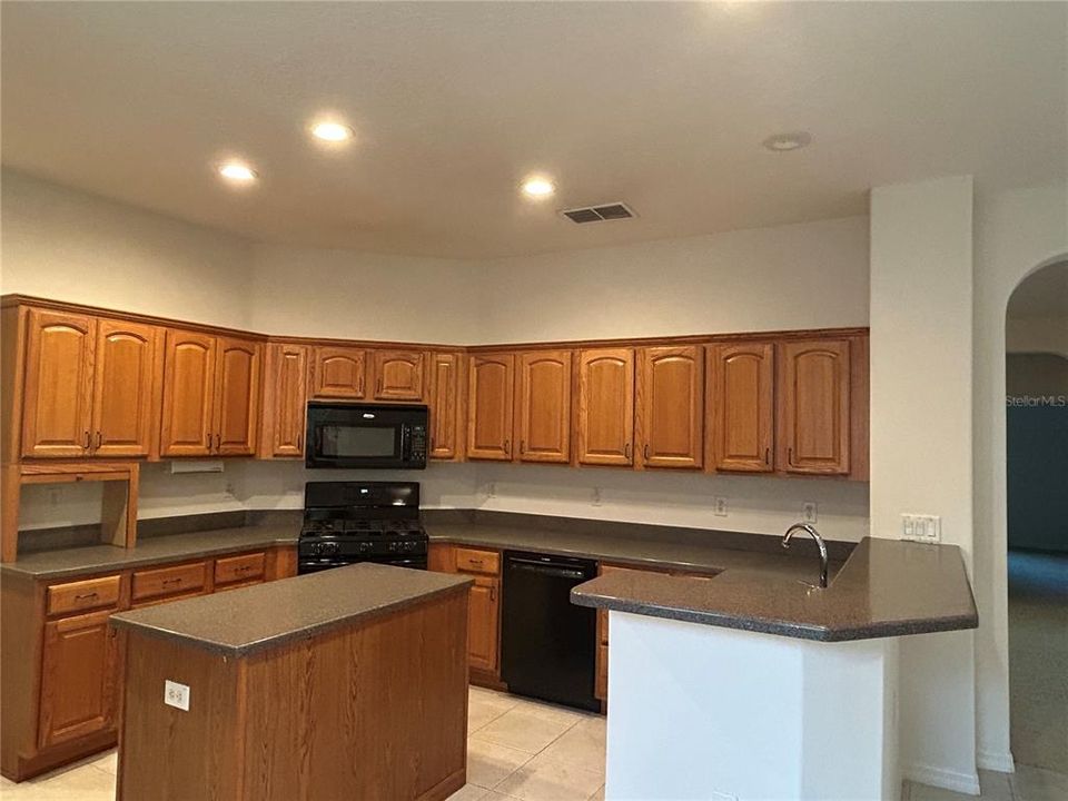 For Sale: $299,000 (3 beds, 2 baths, 2024 Square Feet)