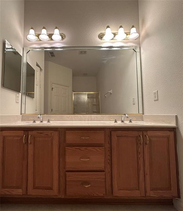 For Sale: $299,000 (3 beds, 2 baths, 2024 Square Feet)