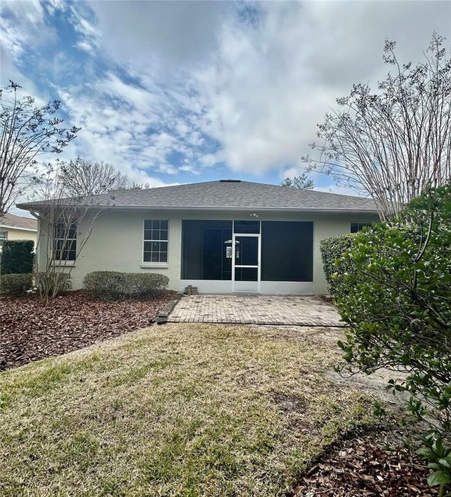 For Sale: $299,000 (3 beds, 2 baths, 2024 Square Feet)