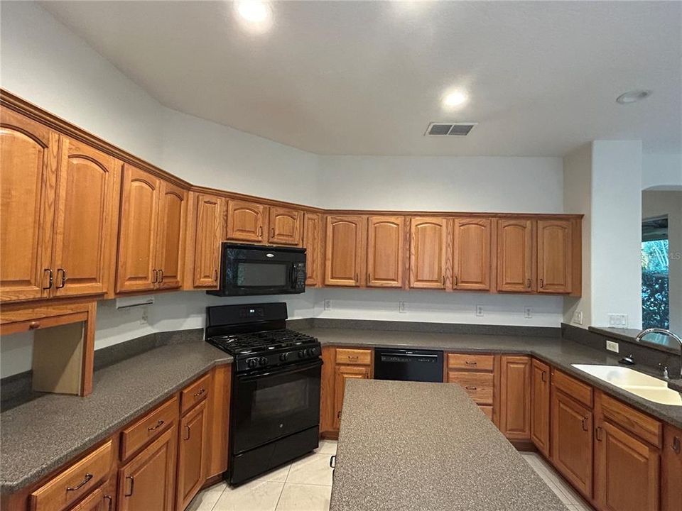 For Sale: $299,000 (3 beds, 2 baths, 2024 Square Feet)