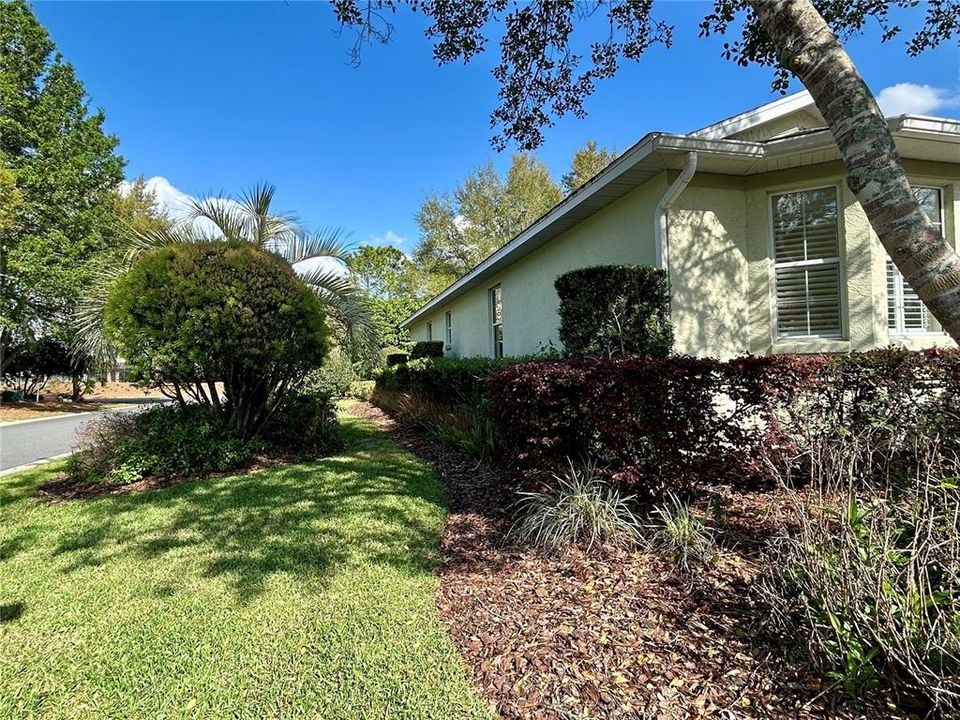 For Sale: $299,000 (3 beds, 2 baths, 2024 Square Feet)