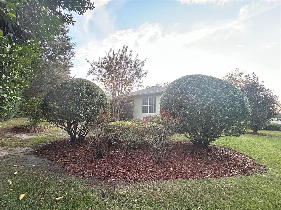 For Sale: $299,000 (3 beds, 2 baths, 2024 Square Feet)