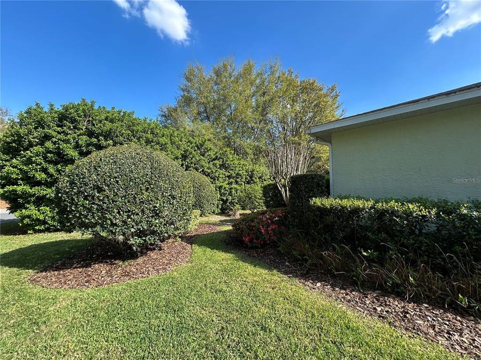 For Sale: $299,000 (3 beds, 2 baths, 2024 Square Feet)