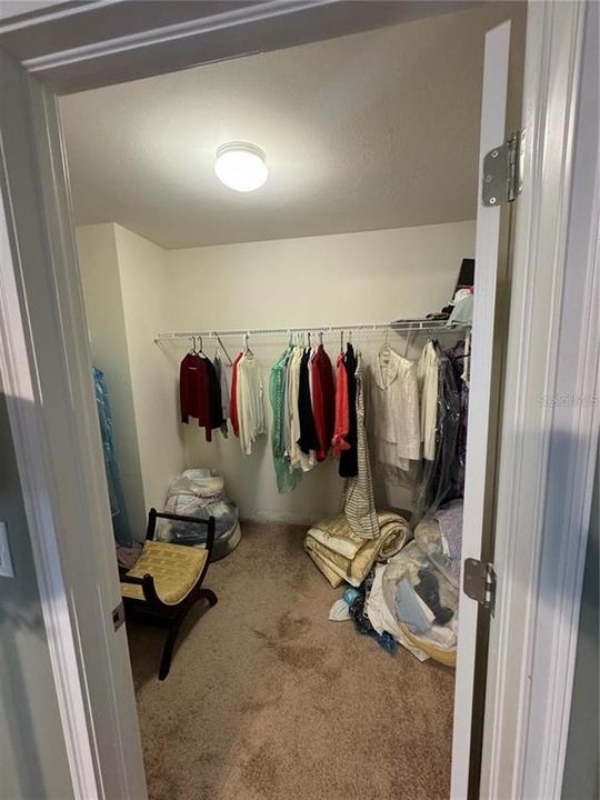 待售: $450,000 (4 贝兹, 2 浴室, 2490 平方英尺)