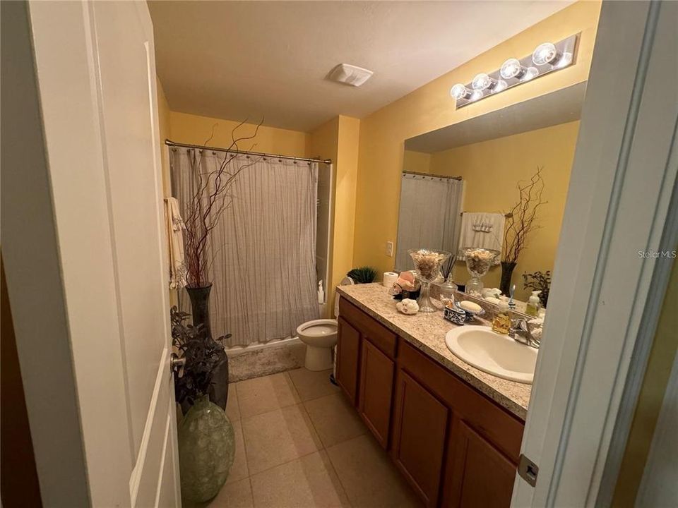 待售: $450,000 (4 贝兹, 2 浴室, 2490 平方英尺)