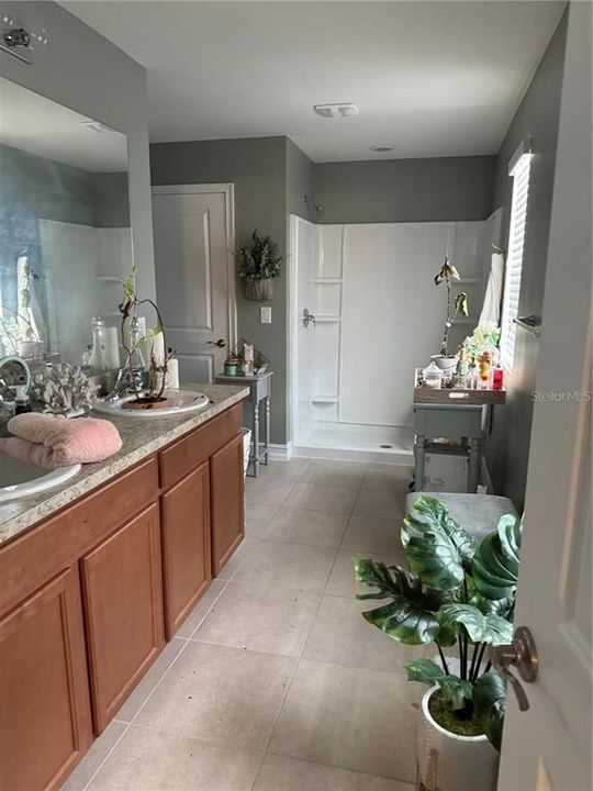 待售: $450,000 (4 贝兹, 2 浴室, 2490 平方英尺)