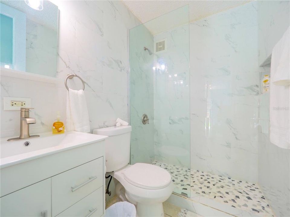 На продажу: $359,000 (2 спален, 1 ванн, 0 Квадратных фут)