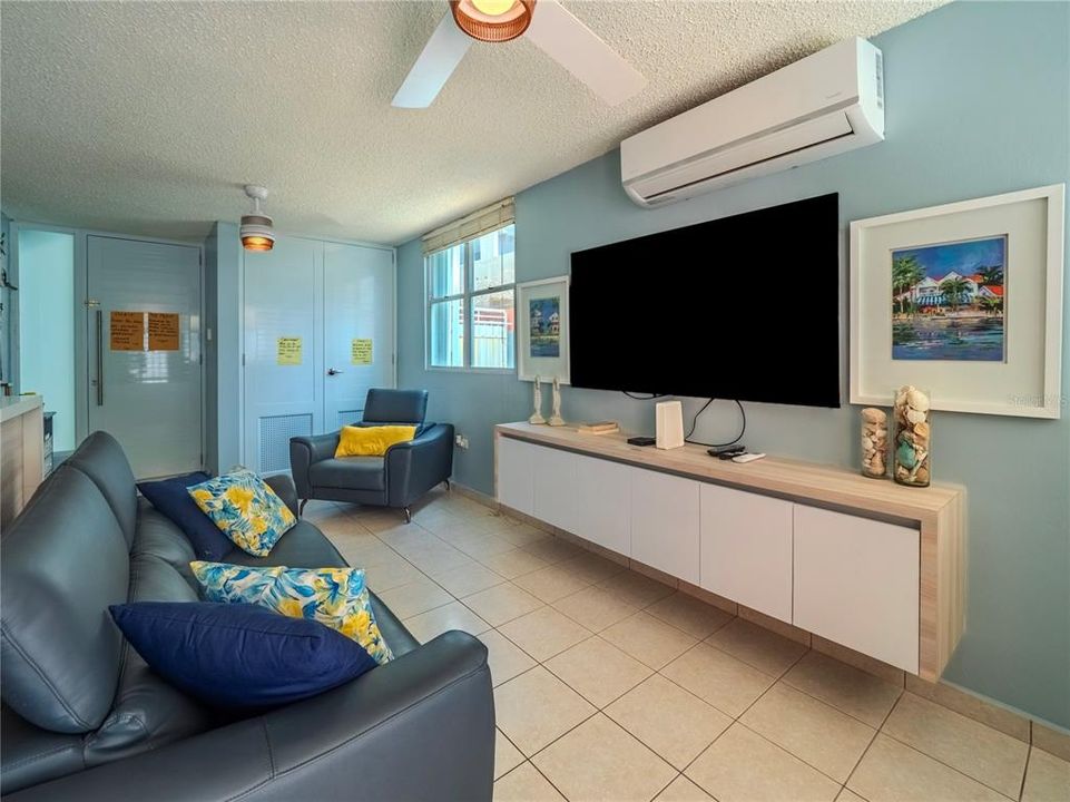 На продажу: $359,000 (2 спален, 1 ванн, 0 Квадратных фут)