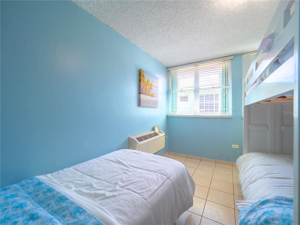 На продажу: $359,000 (2 спален, 1 ванн, 0 Квадратных фут)