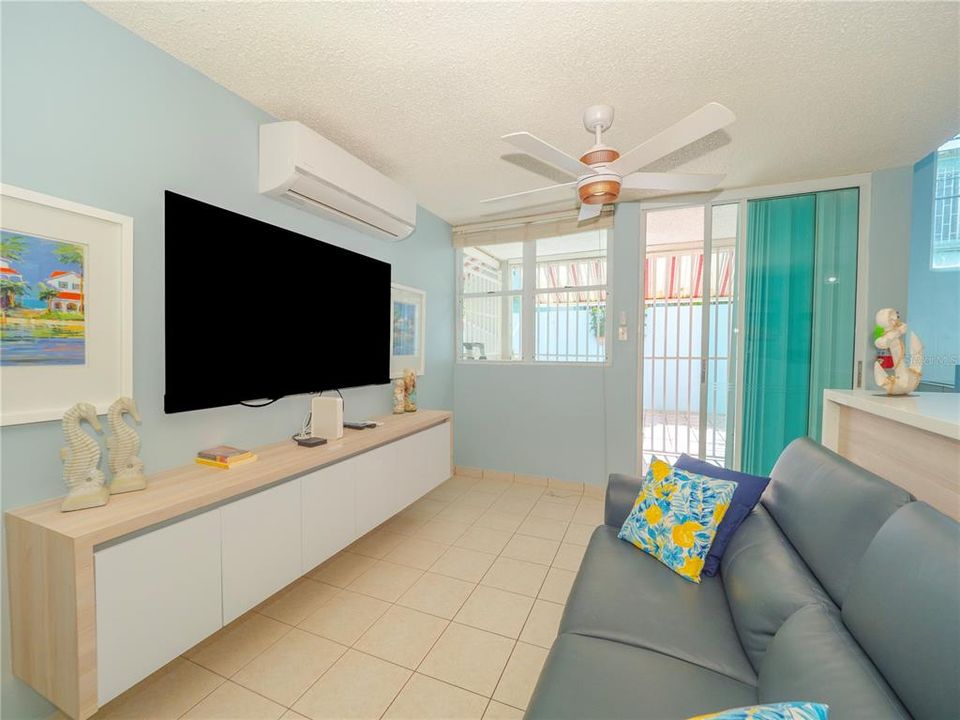 На продажу: $359,000 (2 спален, 1 ванн, 0 Квадратных фут)