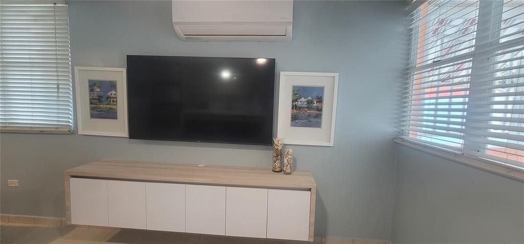 На продажу: $359,000 (2 спален, 1 ванн, 0 Квадратных фут)