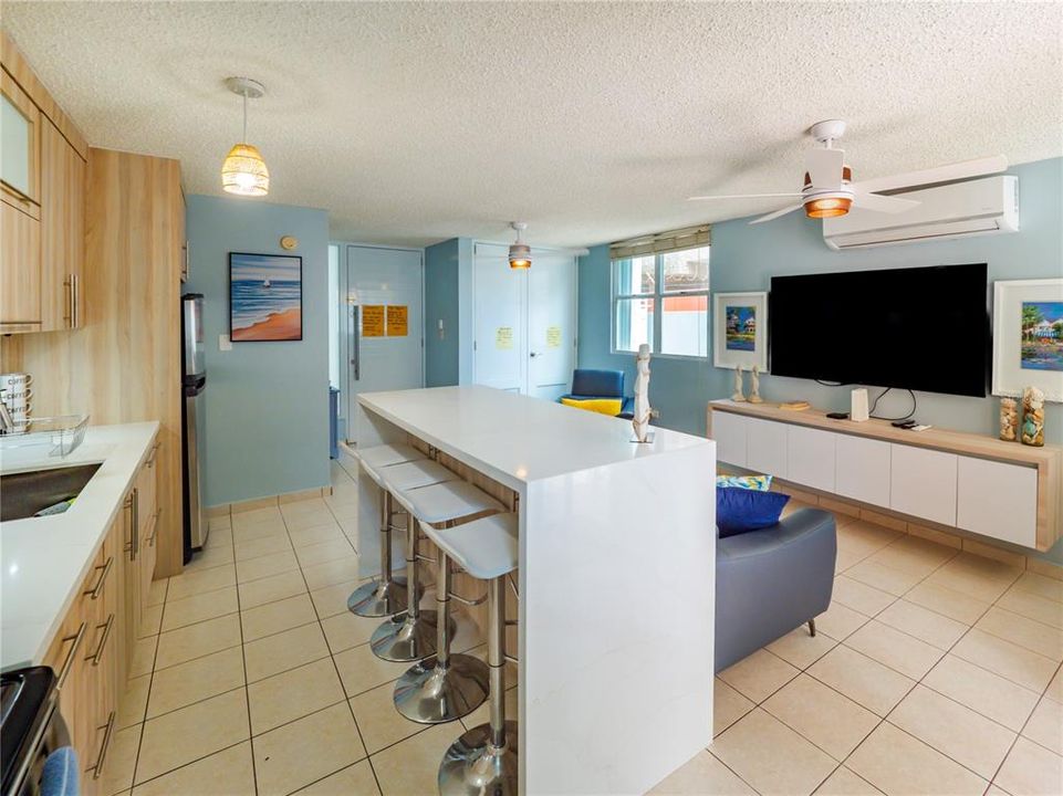 На продажу: $359,000 (2 спален, 1 ванн, 0 Квадратных фут)