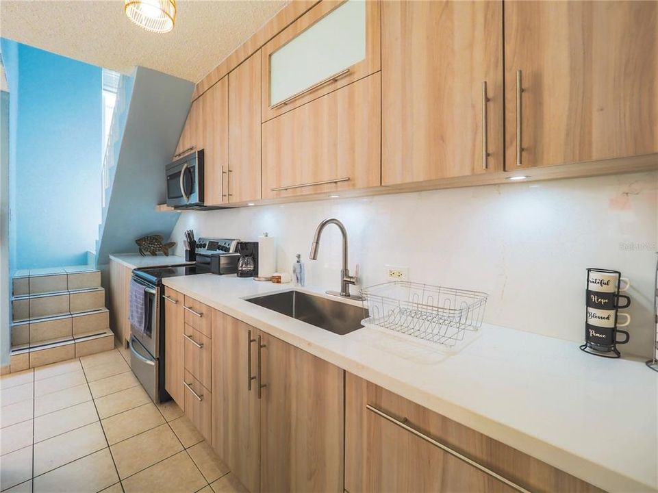 На продажу: $359,000 (2 спален, 1 ванн, 0 Квадратных фут)