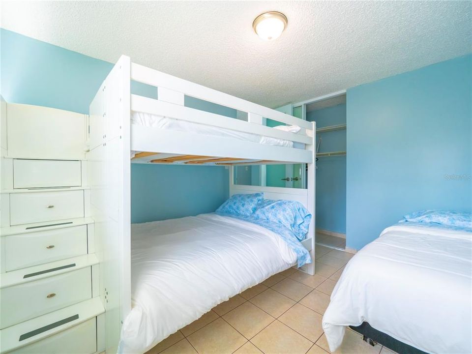 На продажу: $359,000 (2 спален, 1 ванн, 0 Квадратных фут)