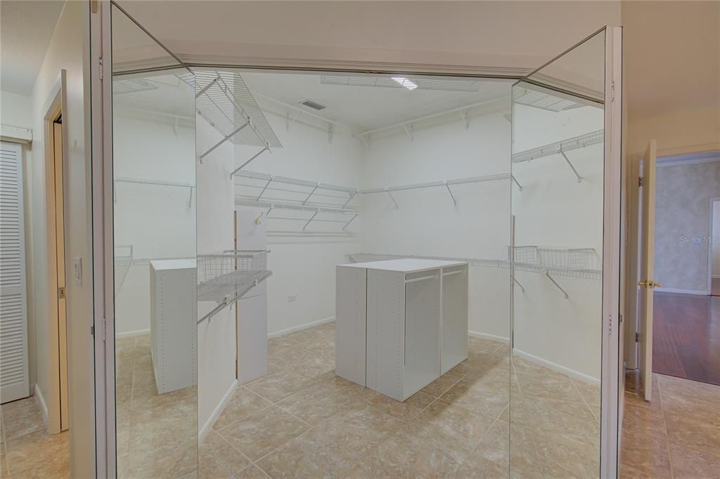 For Rent: $4,900 (4 beds, 3 baths, 3347 Square Feet)