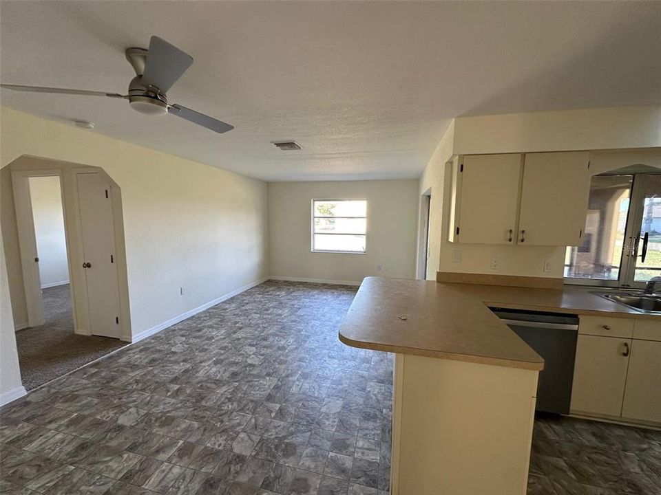 待售: $279,900 (3 贝兹, 2 浴室, 1858 平方英尺)