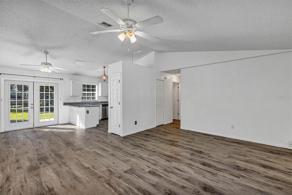 En Venta: $284,500 (3 camas, 1 baños, 1107 Pies cuadrados)