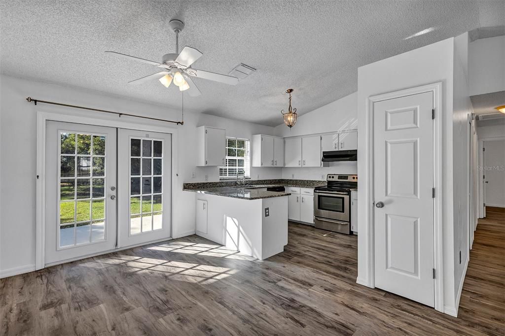 En Venta: $284,500 (3 camas, 1 baños, 1107 Pies cuadrados)