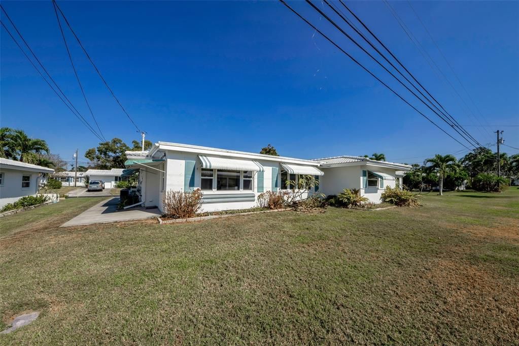 For Sale: $419,900 (2 beds, 2 baths, 1767 Square Feet)