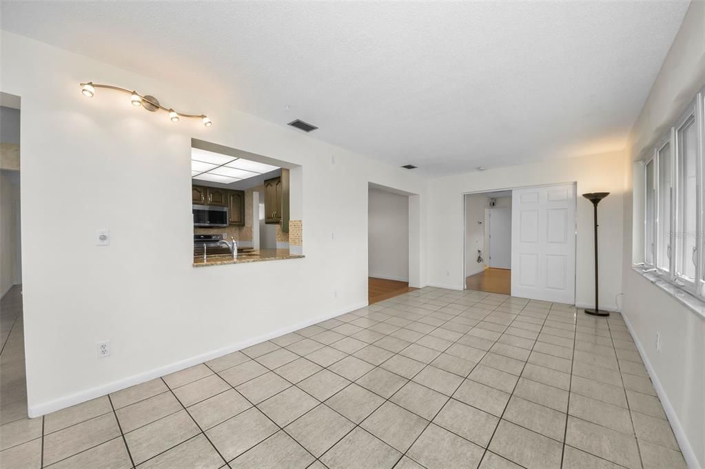 For Sale: $419,900 (2 beds, 2 baths, 1767 Square Feet)