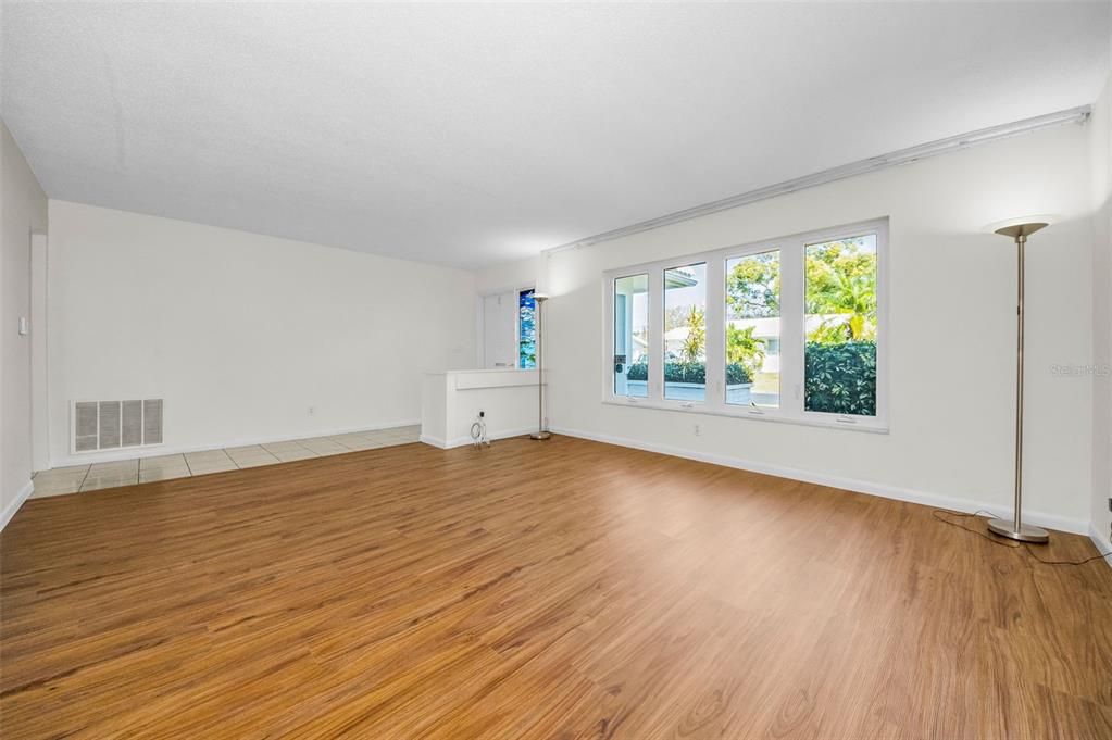 For Sale: $419,900 (2 beds, 2 baths, 1767 Square Feet)