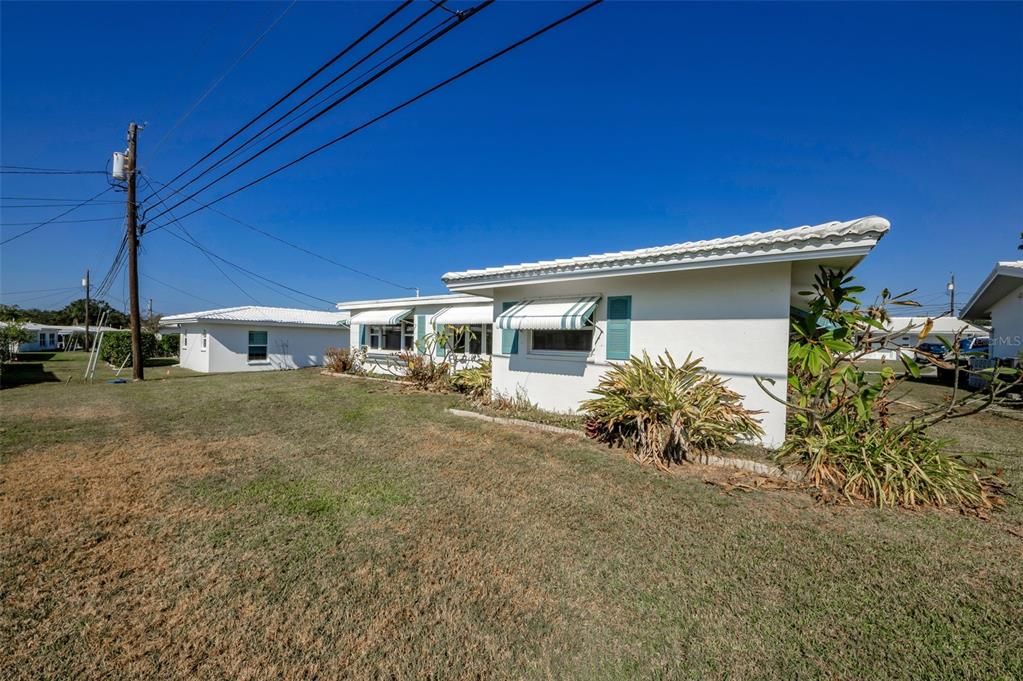 For Sale: $419,900 (2 beds, 2 baths, 1767 Square Feet)