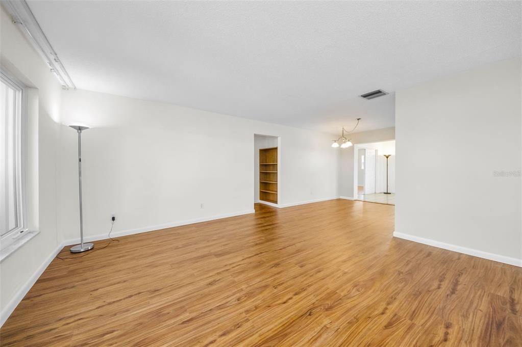 For Sale: $419,900 (2 beds, 2 baths, 1767 Square Feet)