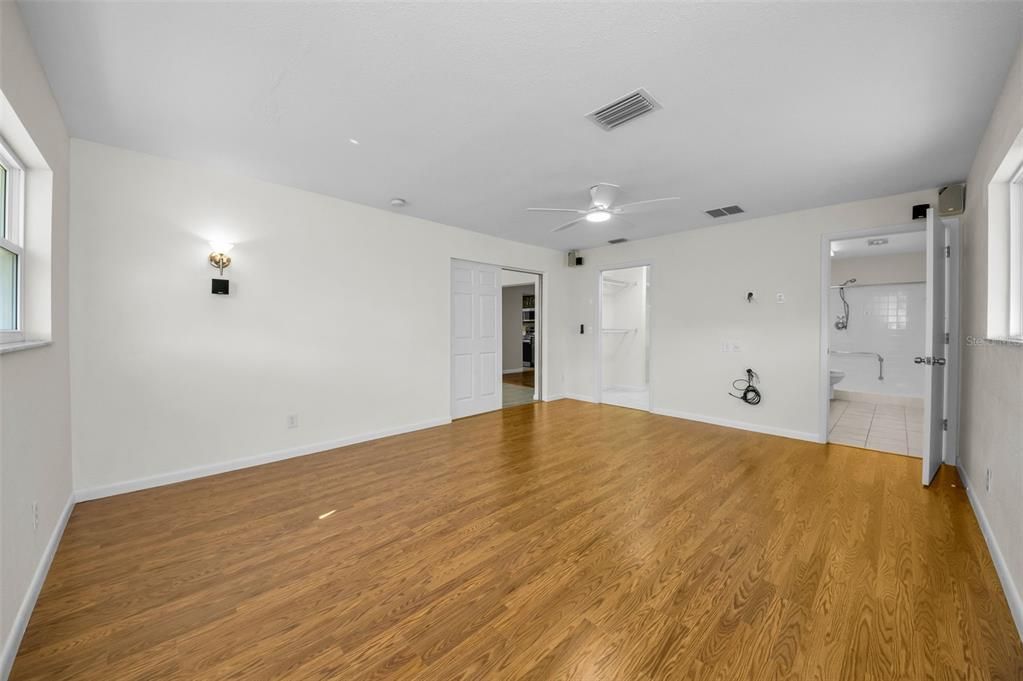 For Sale: $419,900 (2 beds, 2 baths, 1767 Square Feet)