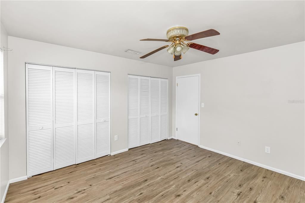 На продажу: $165,000 (2 спален, 1 ванн, 1132 Квадратных фут)