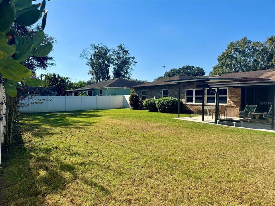 合同活跃: $299,900 (3 贝兹, 2 浴室, 1523 平方英尺)