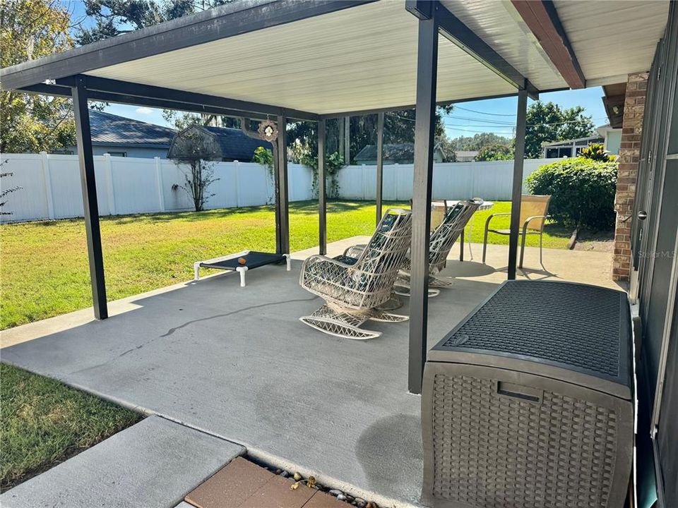 合同活跃: $299,900 (3 贝兹, 2 浴室, 1523 平方英尺)