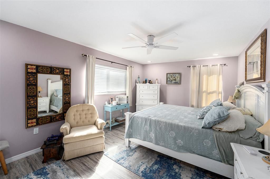 На продажу: $485,000 (3 спален, 2 ванн, 1812 Квадратных фут)