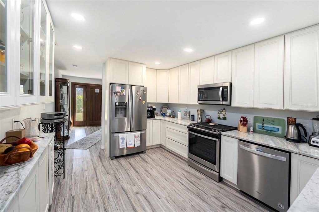 На продажу: $485,000 (3 спален, 2 ванн, 1812 Квадратных фут)