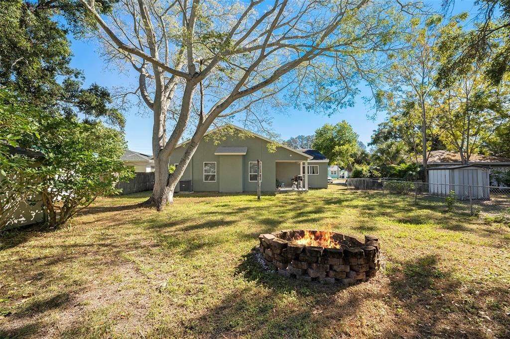 На продажу: $485,000 (3 спален, 2 ванн, 1812 Квадратных фут)