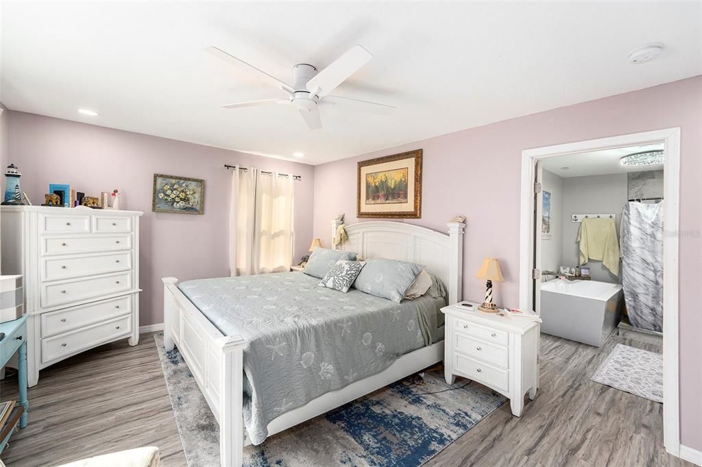 На продажу: $485,000 (3 спален, 2 ванн, 1812 Квадратных фут)