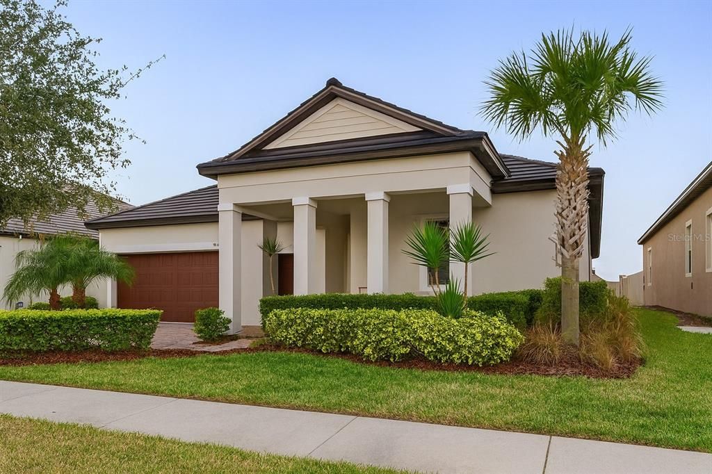 For Sale: $575,000 (3 beds, 2 baths, 2387 Square Feet)