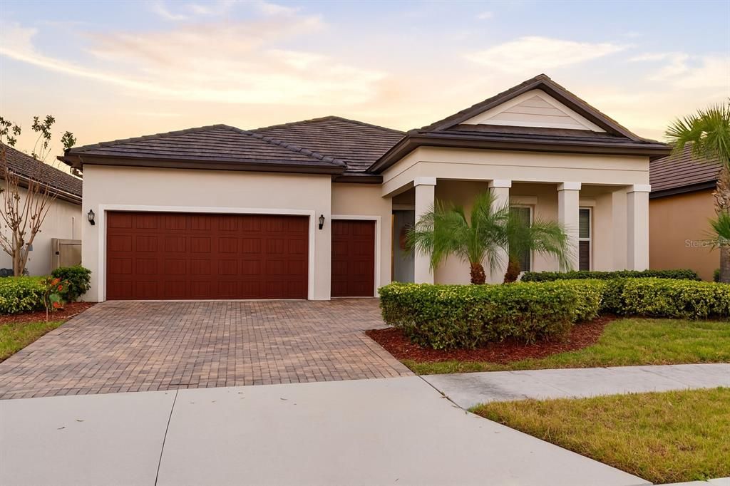 For Sale: $575,000 (3 beds, 2 baths, 2387 Square Feet)