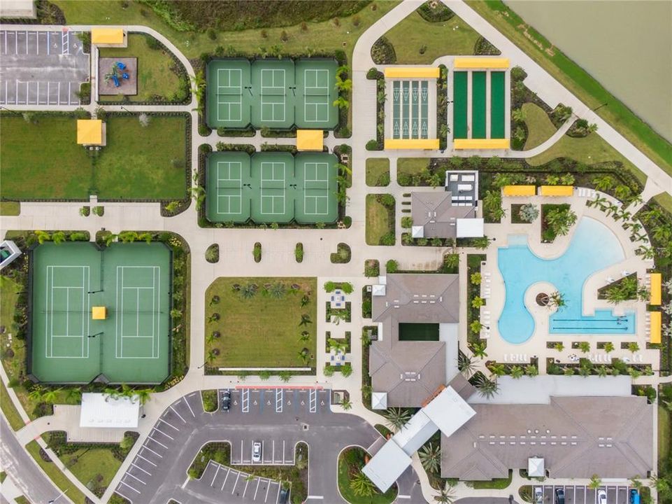 For Sale: $575,000 (3 beds, 2 baths, 2387 Square Feet)