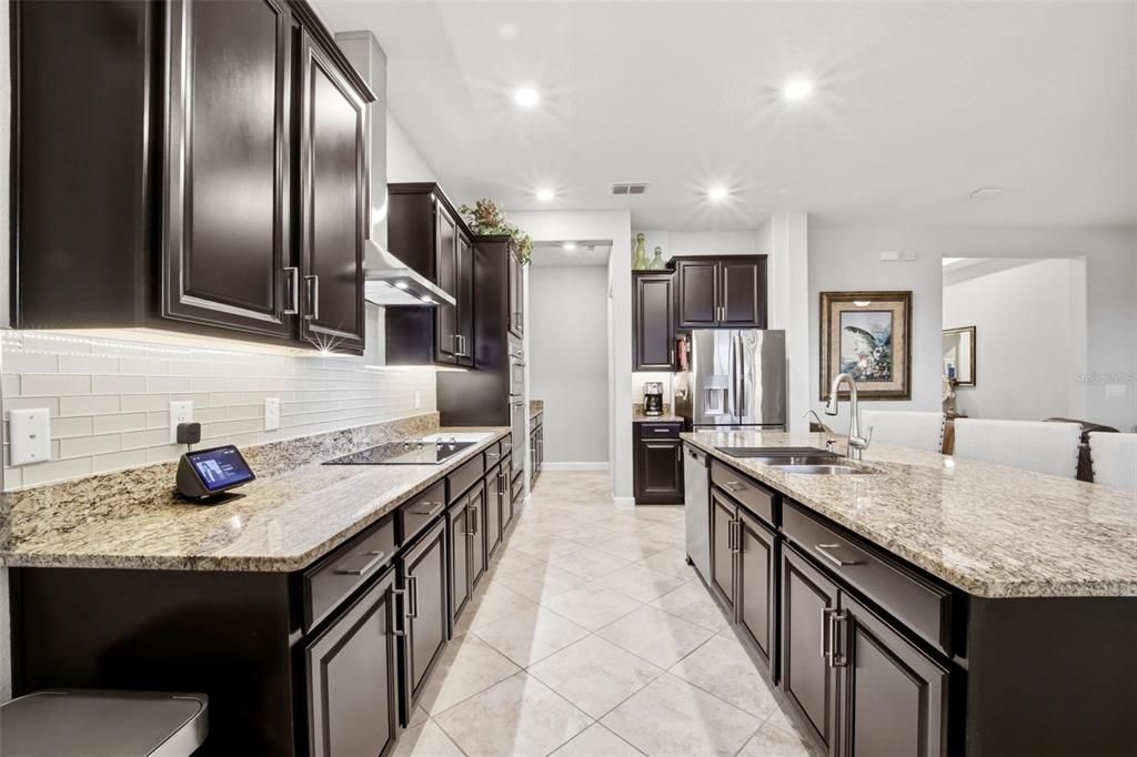 For Sale: $575,000 (3 beds, 2 baths, 2387 Square Feet)