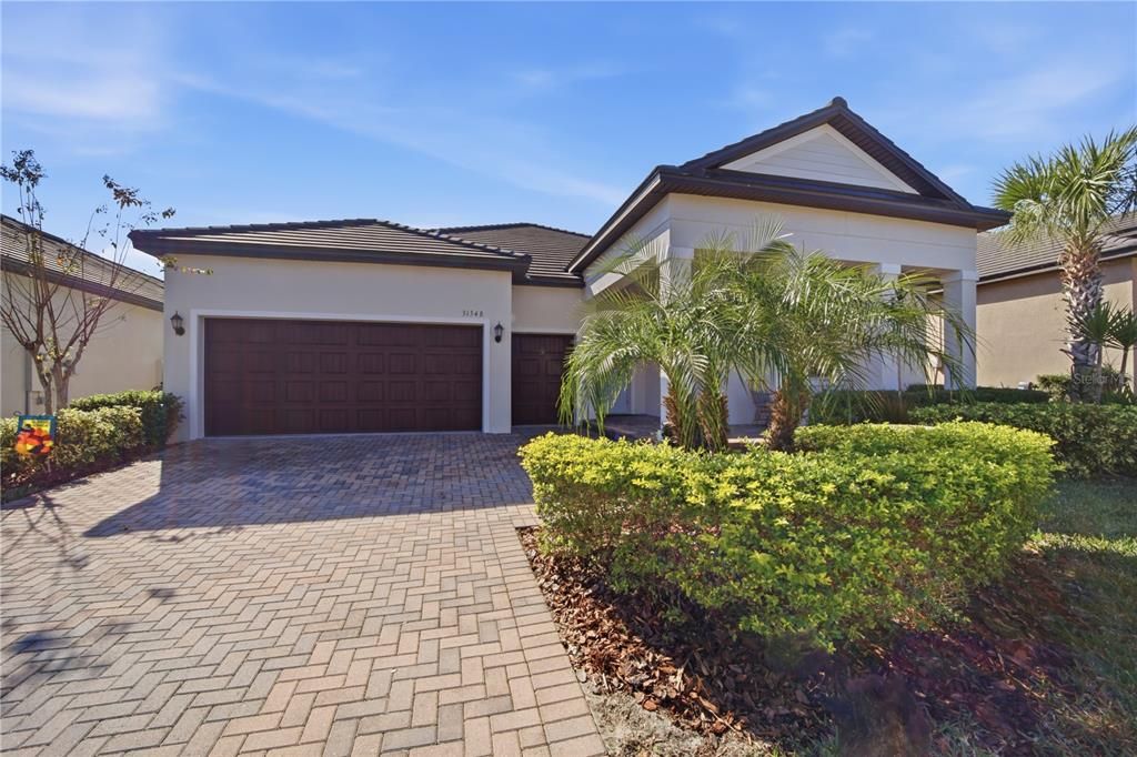 For Sale: $575,000 (3 beds, 2 baths, 2387 Square Feet)