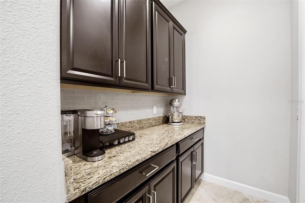 For Sale: $575,000 (3 beds, 2 baths, 2387 Square Feet)