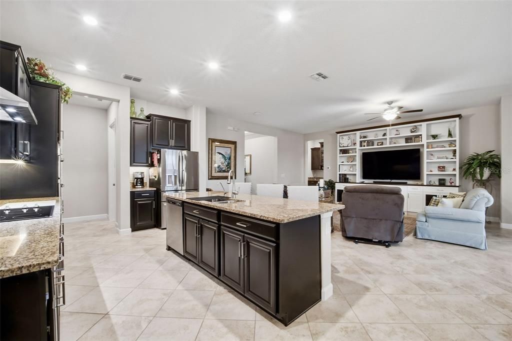 For Sale: $575,000 (3 beds, 2 baths, 2387 Square Feet)