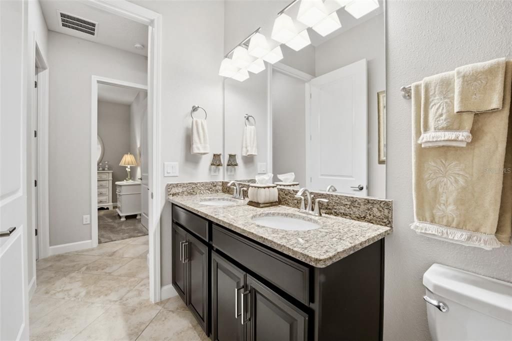 For Sale: $575,000 (3 beds, 2 baths, 2387 Square Feet)