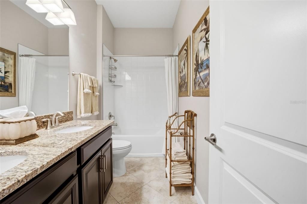 For Sale: $575,000 (3 beds, 2 baths, 2387 Square Feet)