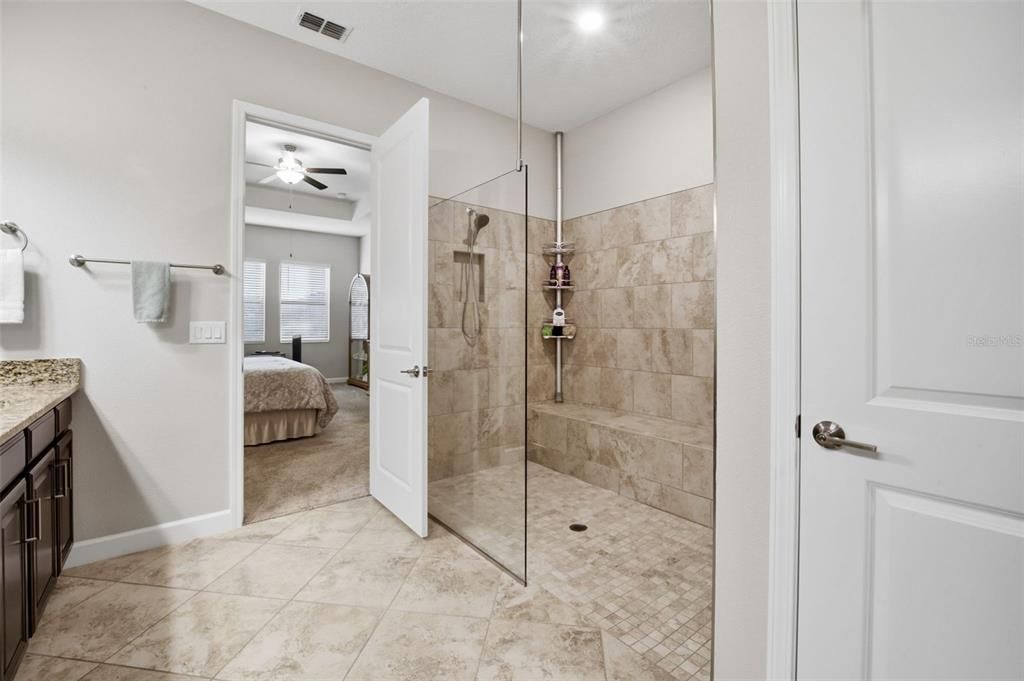 For Sale: $575,000 (3 beds, 2 baths, 2387 Square Feet)