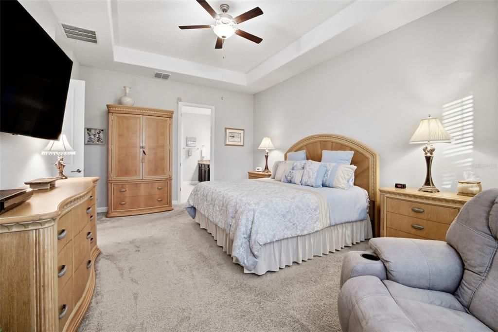 For Sale: $575,000 (3 beds, 2 baths, 2387 Square Feet)