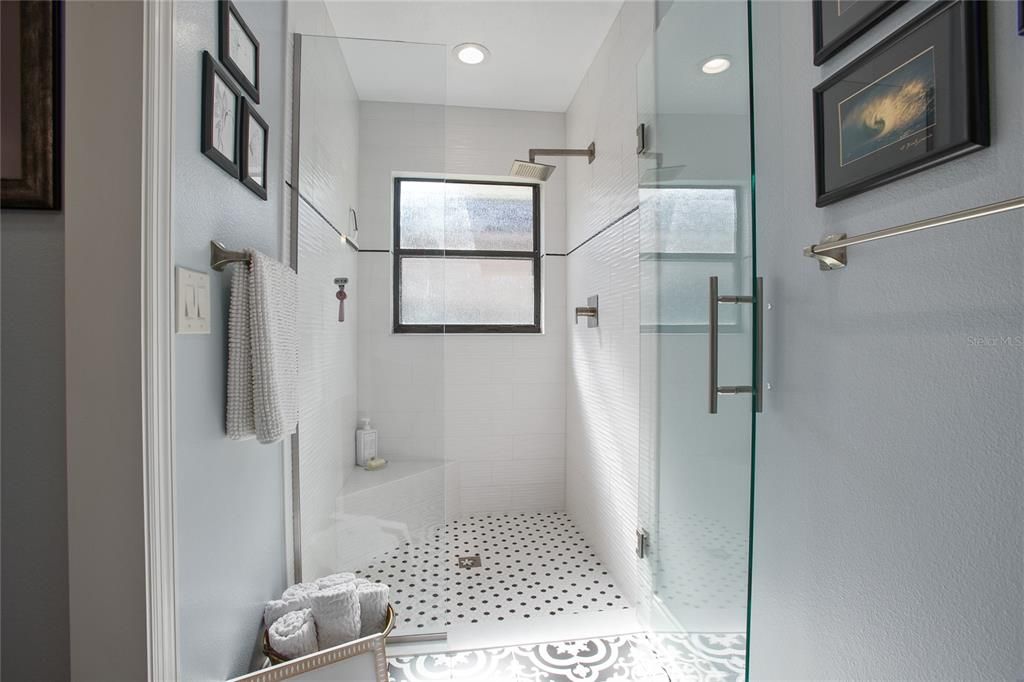 En Venta: $475,000 (3 camas, 2 baños, 1640 Pies cuadrados)