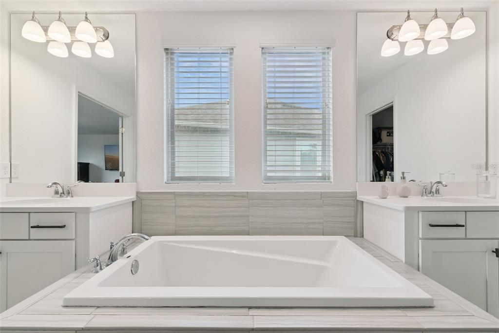 待售: $995,000 (5 贝兹, 4 浴室, 3602 平方英尺)