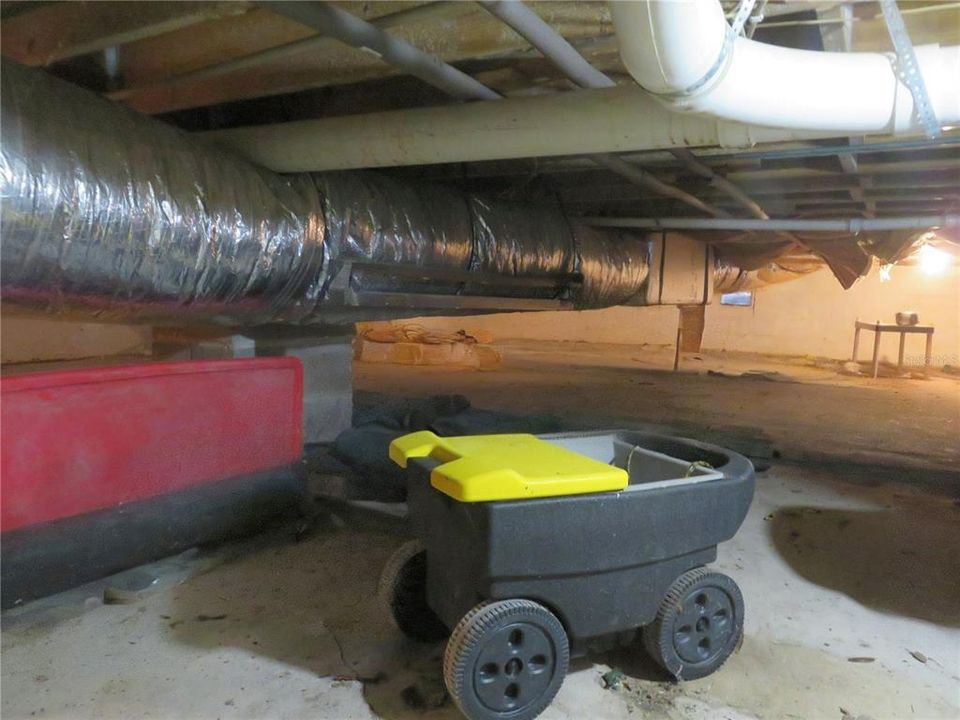 For Sale: $199,999 (2 beds, 1 baths, 864 Square Feet)